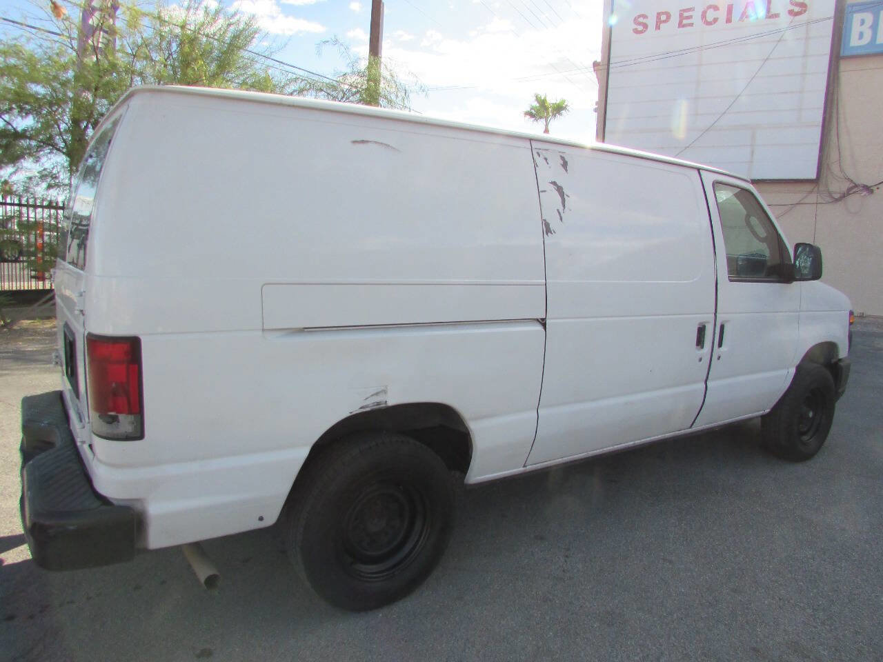 Used 2011 Ford E-150 and Econoline 150 w/ Commercial Cargo Van Pkg image 3