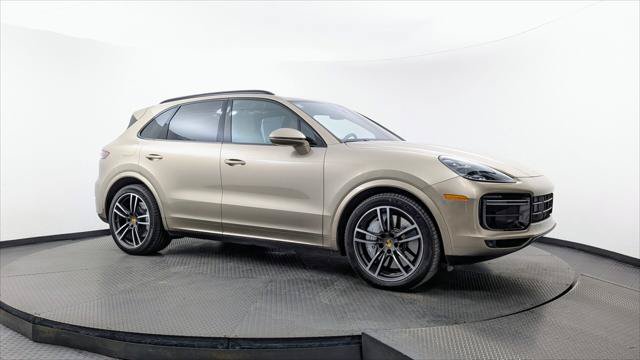 Used 2019 Porsche Cayenne Turbo w/ Premium Plus Package AWD/4WD image 11