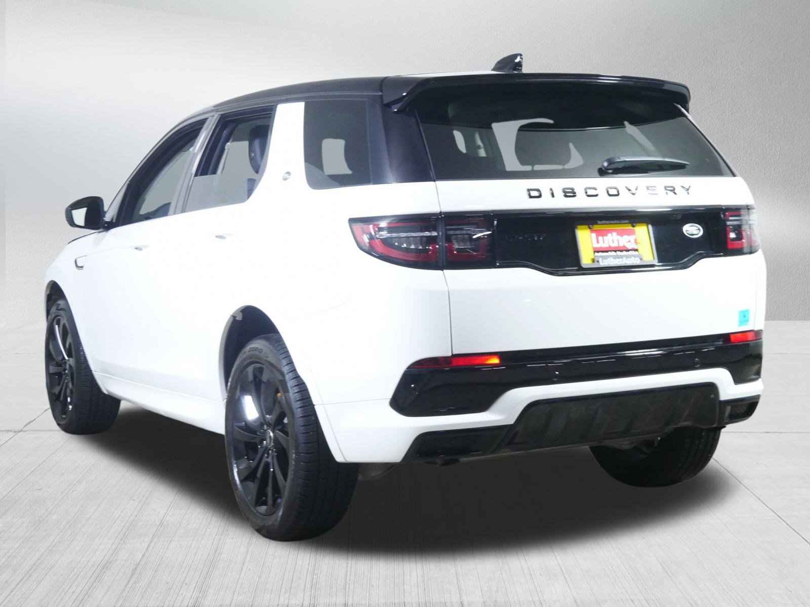 Used 2022 Land Rover Discovery Sport SE R-Dynamic image 5