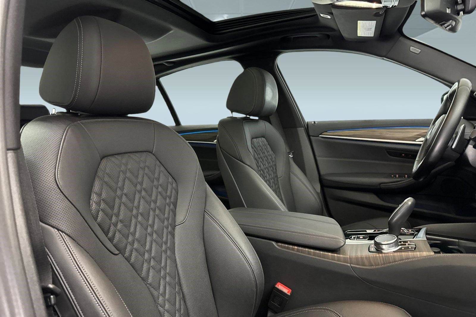 Certified 2023 BMW 530e w/ M Sport Package image 31