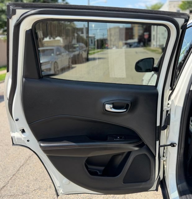 Used 2020 Jeep Compass Latitude AWD/4WD image 16