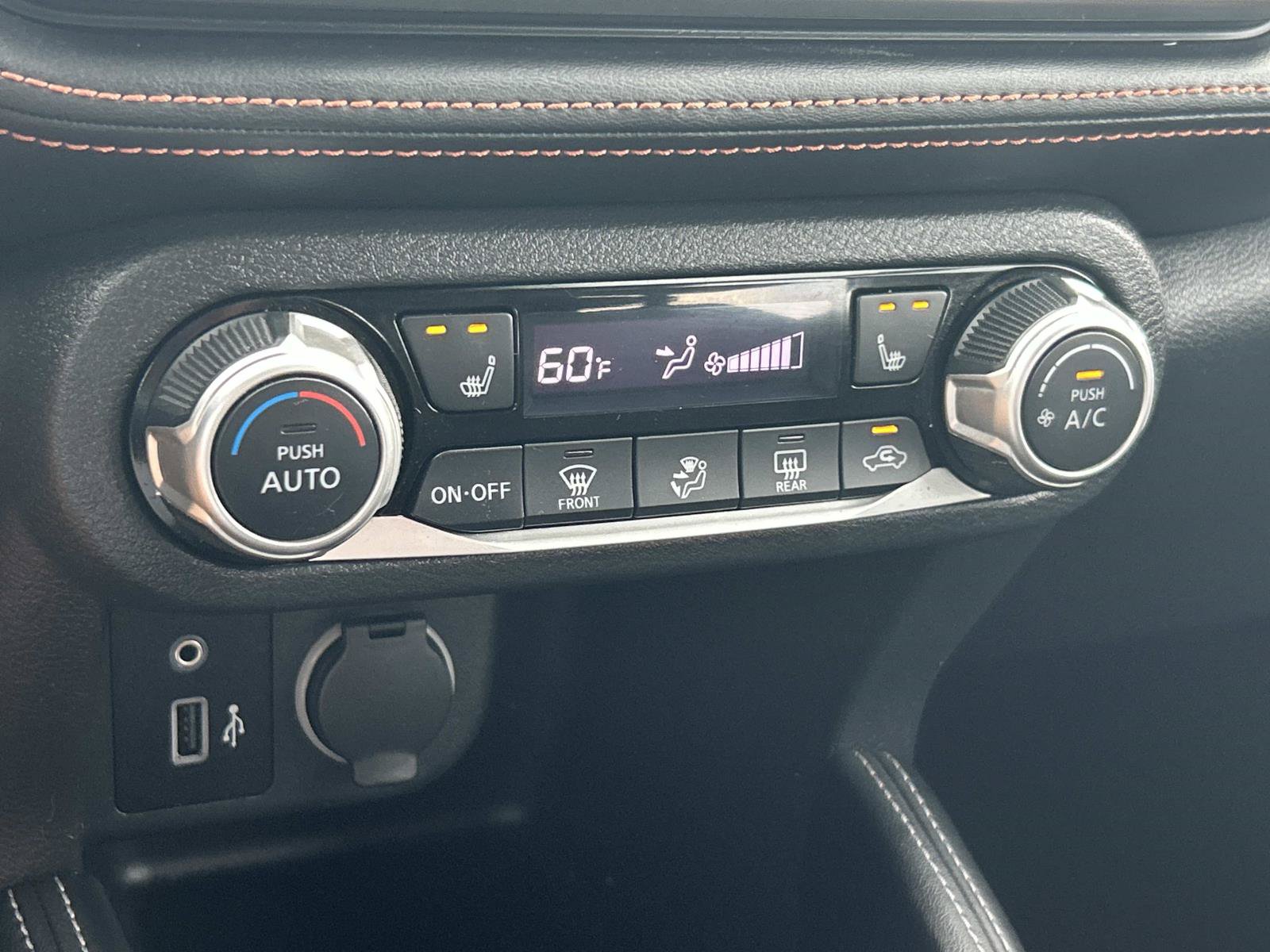 Used 2020 Nissan Kicks SR w/ SR Premium Package FWD image 31