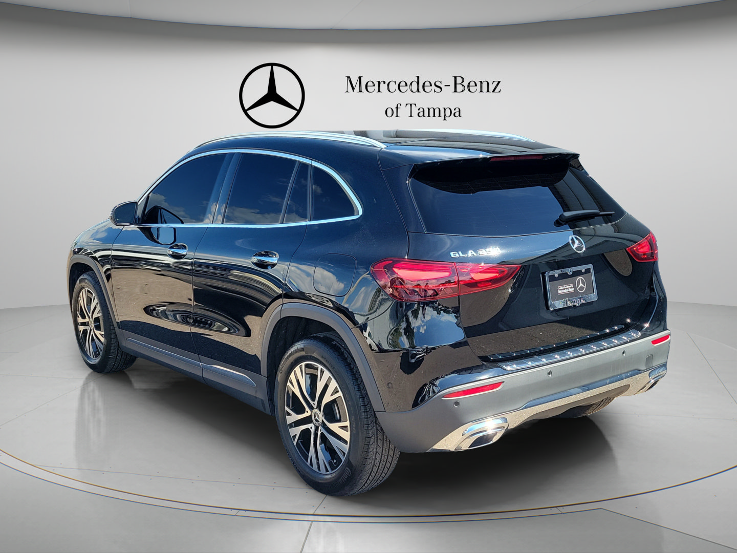 Used 2025 Mercedes-Benz GLA 250 image 2