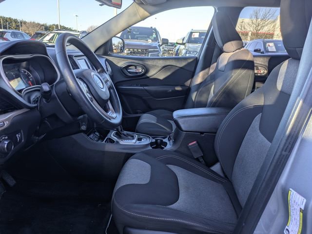 Used 2017 Jeep Cherokee Sport image 24