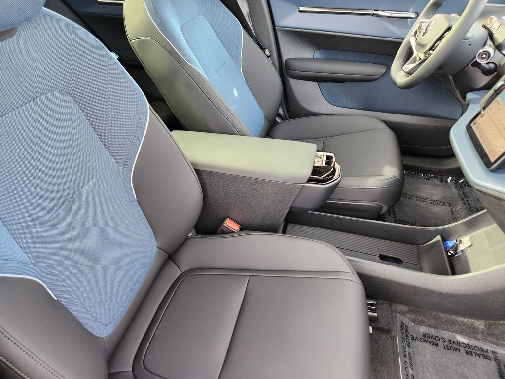 New 2026 Volvo EX30 Plus w/ Climate Package image 5