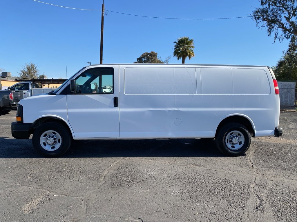 Used 2011 Chevrolet Express 2500 Extended image 3