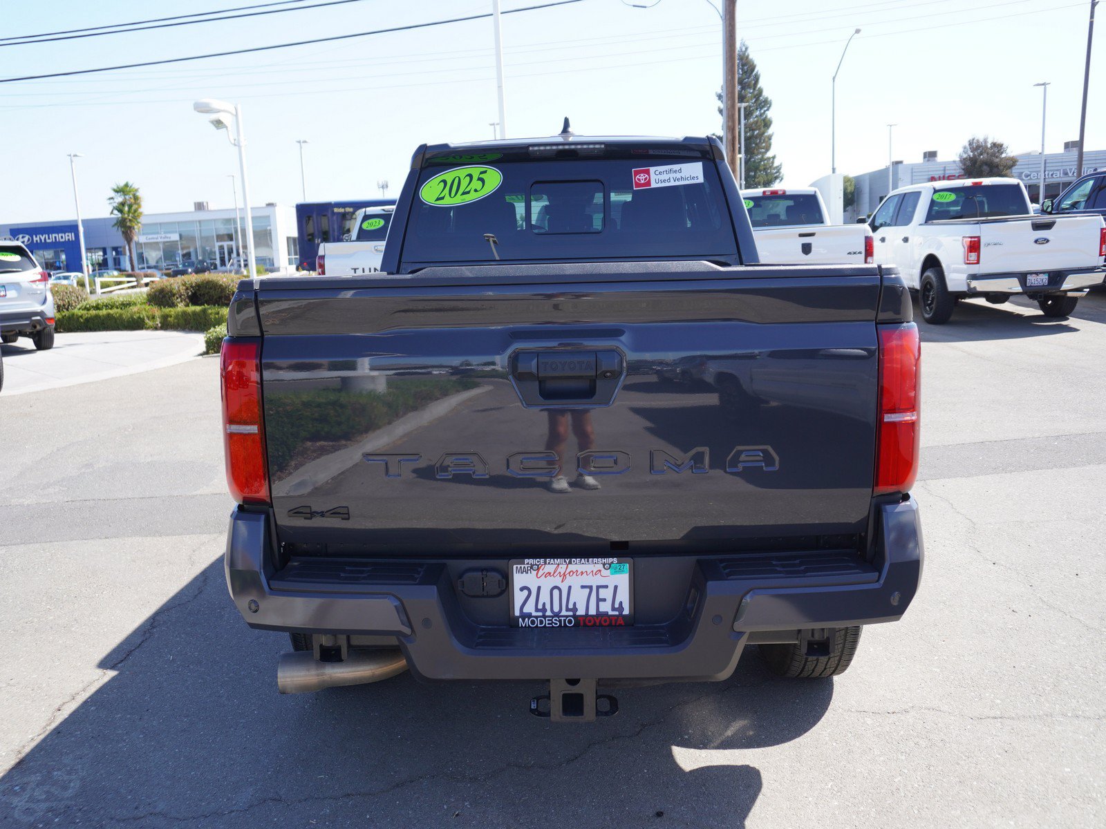 Used 2025 Toyota Tacoma TRD Sport w/ TRD Sport Upgrade Package AWD/4WD image 11