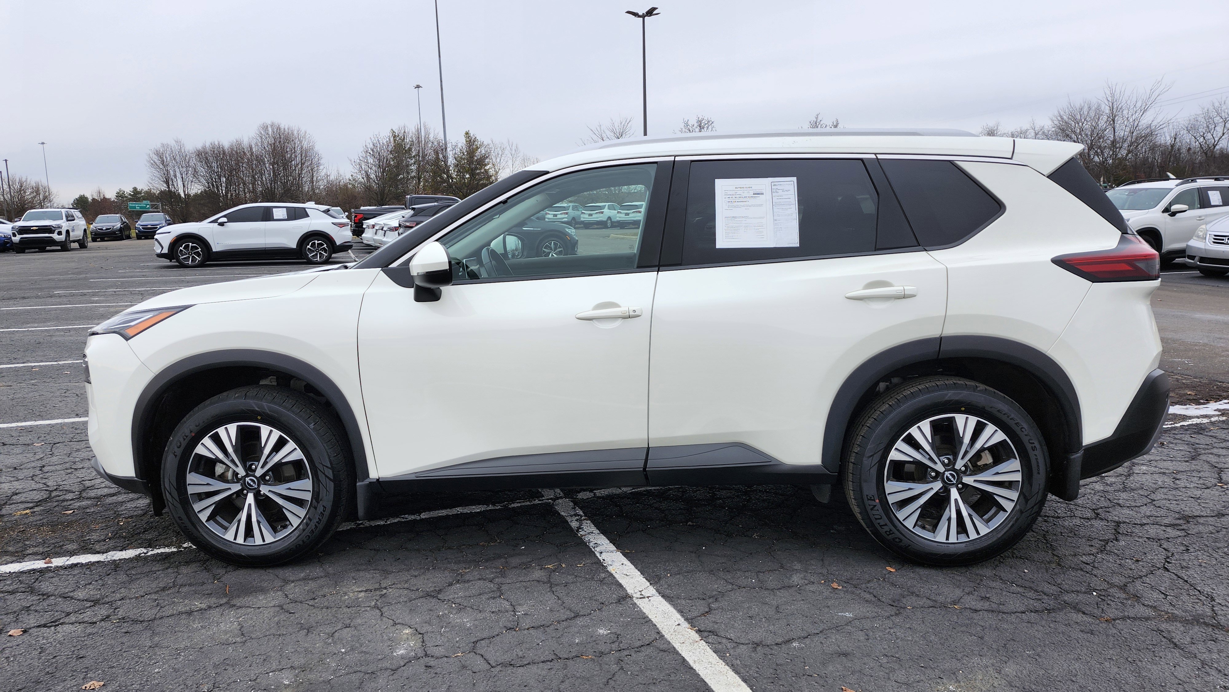 Used 2023 Nissan Rogue SV w/ SV Premium Package image 14