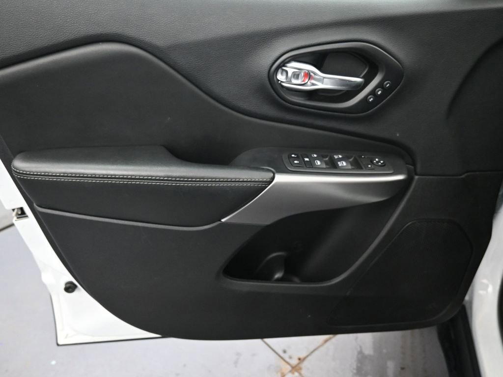 Used 2022 Jeep Cherokee Limited image 21