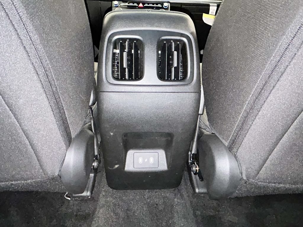 Certified 2025 Hyundai Tucson SEL AWD/4WD image 11