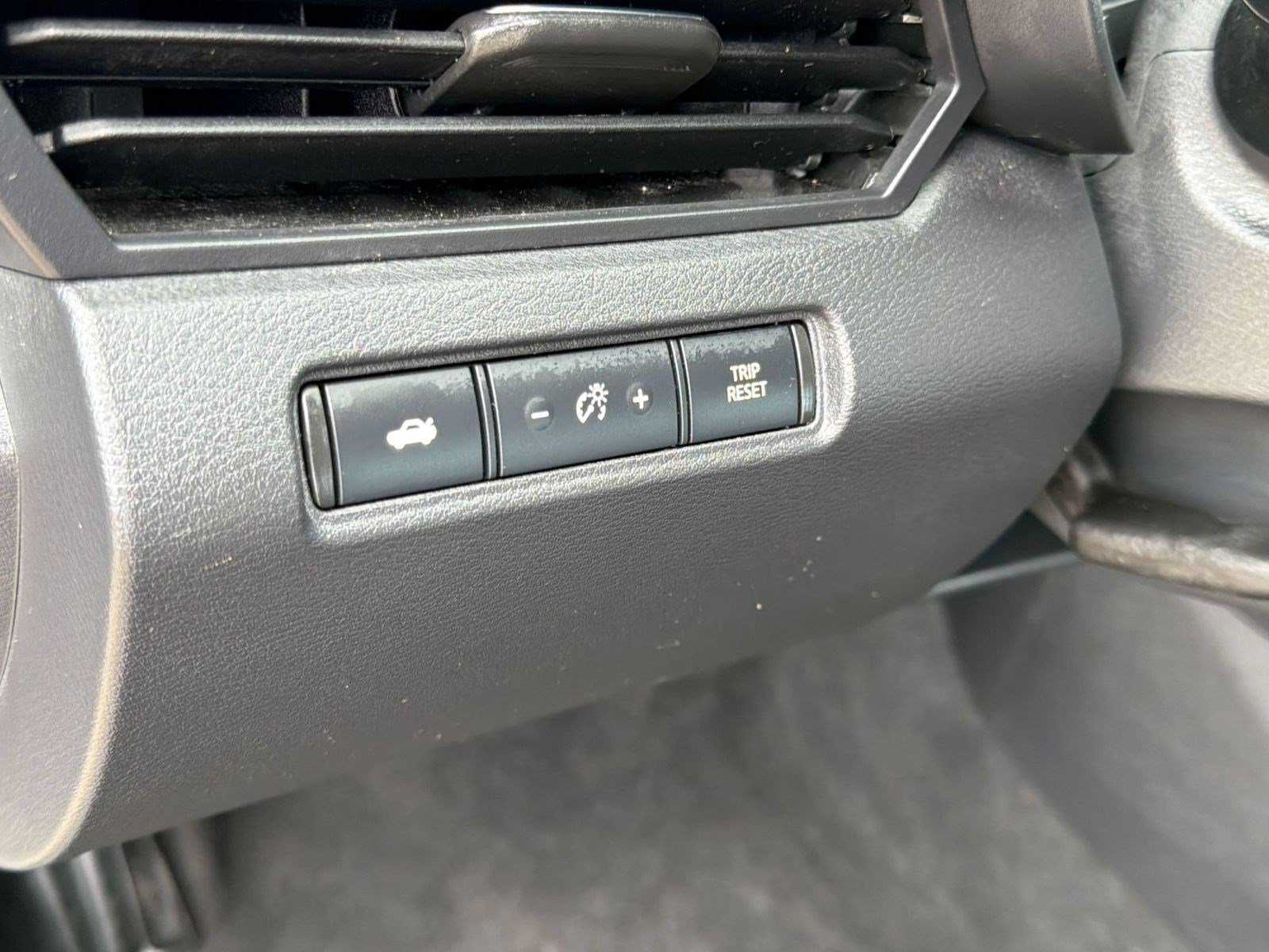 Used 2024 Nissan Altima 2.5 SV FWD image 17