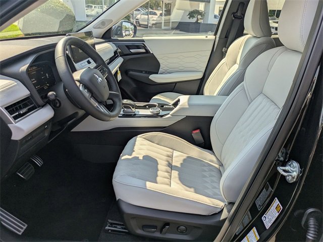 New 2025 Mitsubishi Outlander SEL image 14