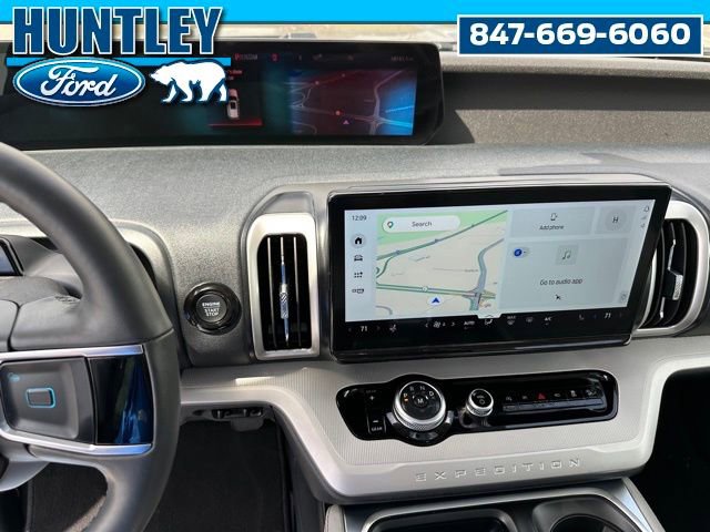 Used 2025 Ford Expedition Active AWD/4WD image 31