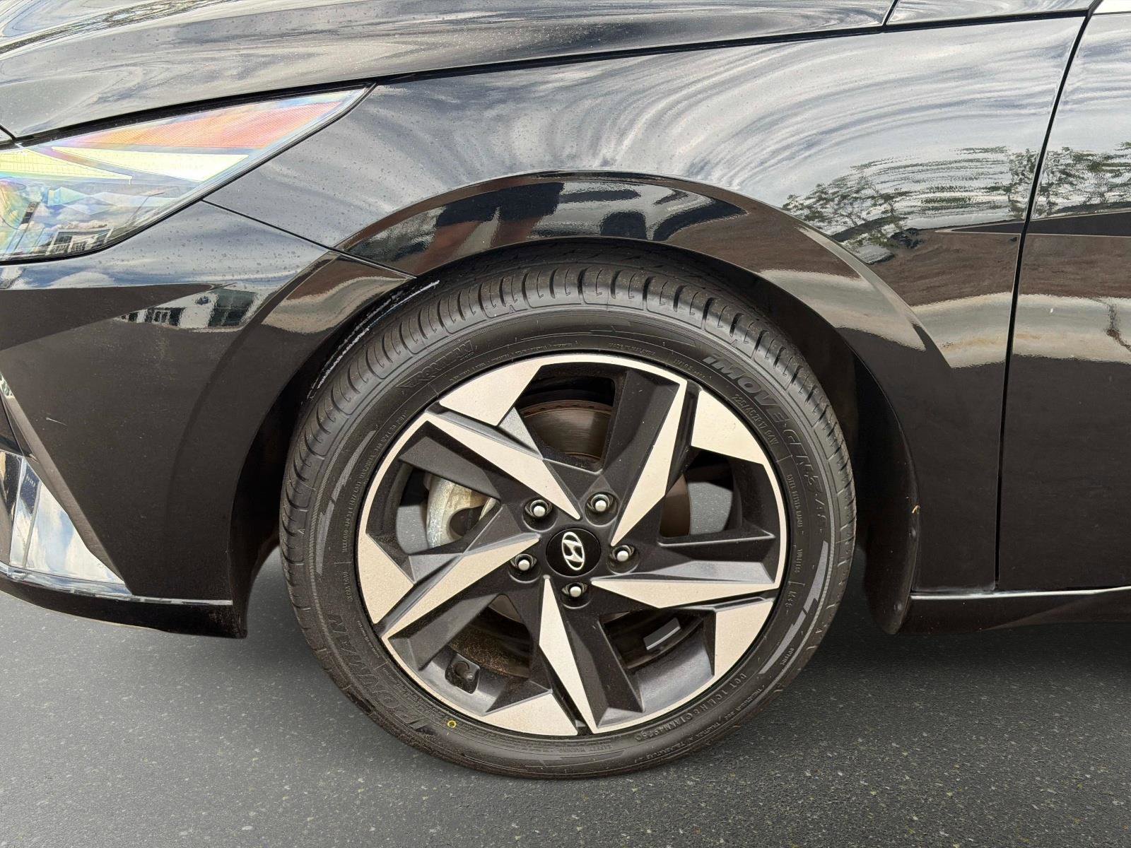 Used 2023 Hyundai Elantra Limited image 10