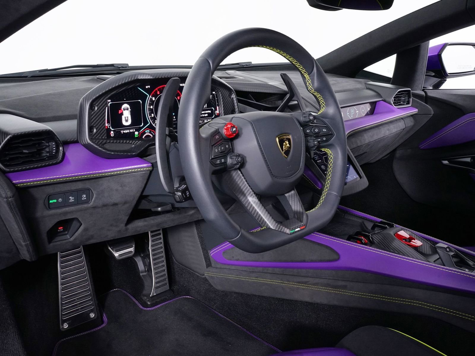 Used 2024 Lamborghini Revuelto image 5