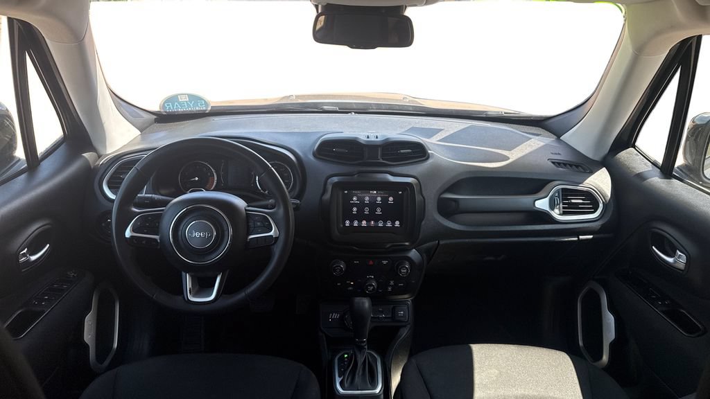 Used 2019 Jeep Renegade Latitude w/ Popular Equipment Group AWD/4WD image 28