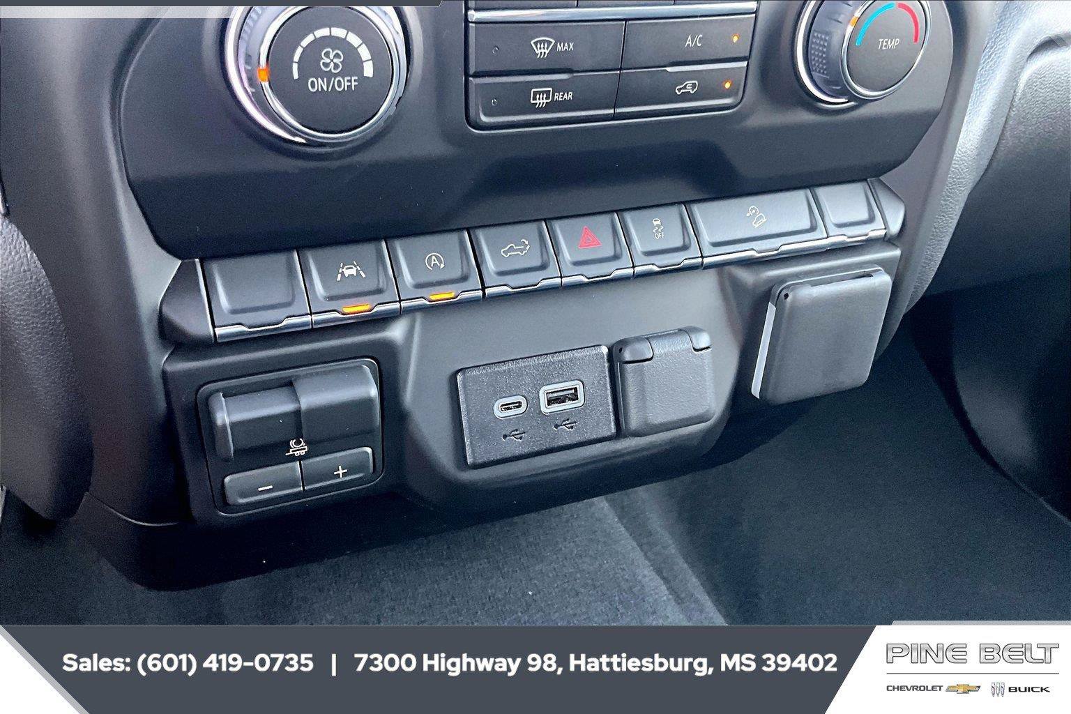 New 2026 Chevrolet Silverado 1500 Custom Trail Boss w/ LPO, Dark Essentials Package AWD/4WD image 24