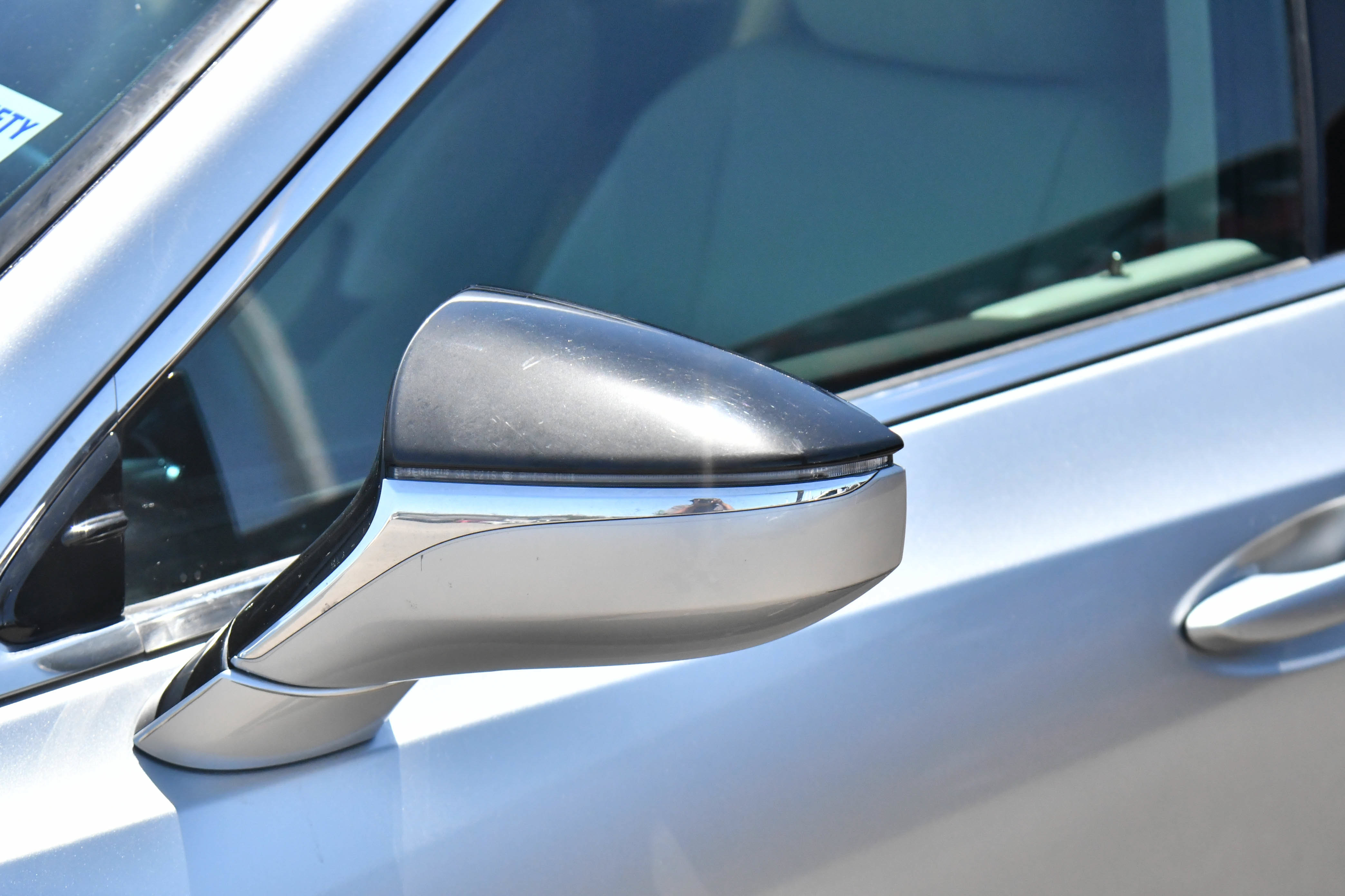 Used 2023 Lexus ES 300h w/ Premium Package FWD image 13