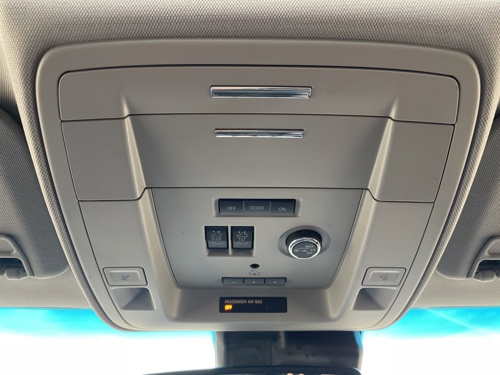 Used 2019 Chevrolet Suburban LT AWD/4WD image 21