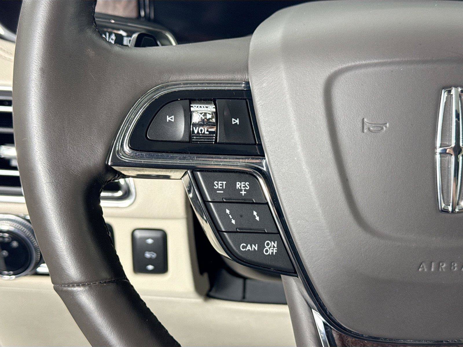 Used 2021 Lincoln Navigator Reserve w/ Luxury Package AWD/4WD image 18
