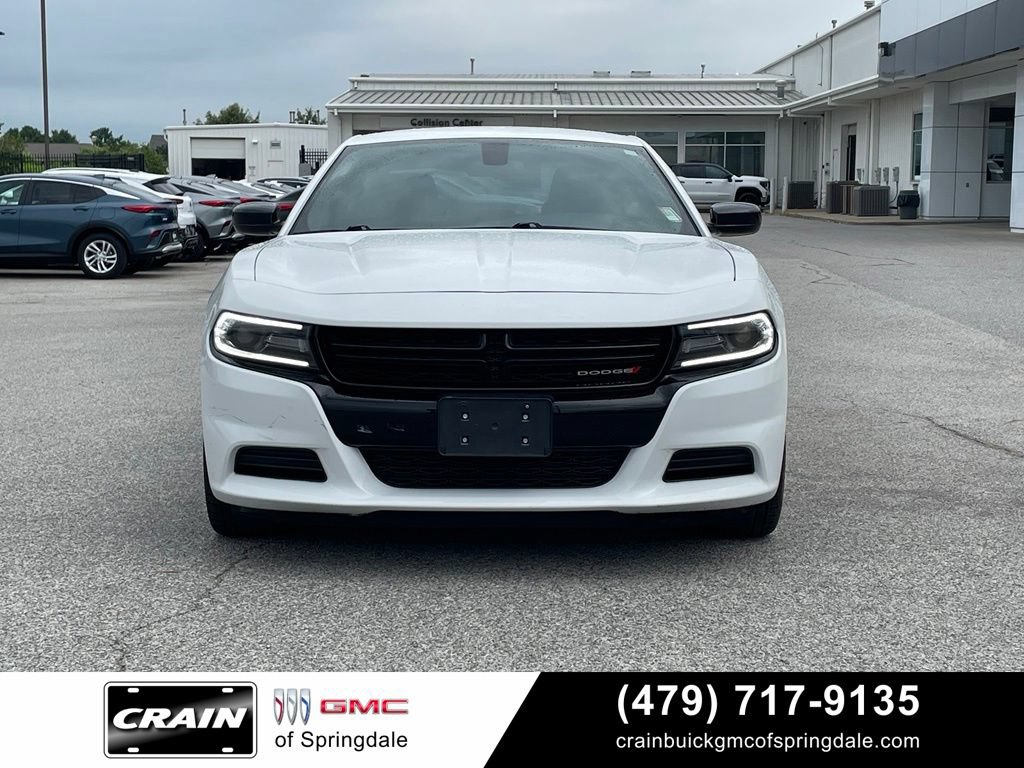 Used 2021 Dodge Charger SXT w/ Blacktop Package RWD image 2