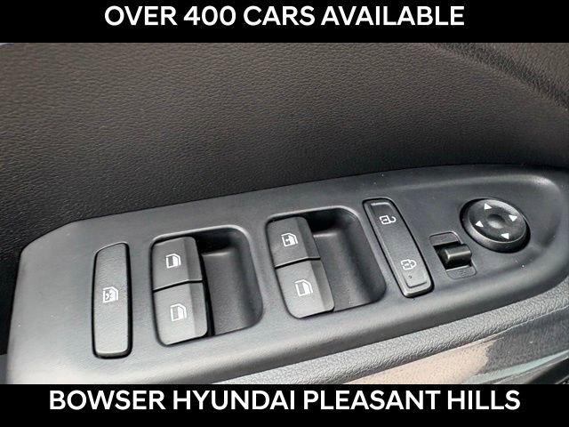 New 2026 Hyundai Venue SE FWD image 4