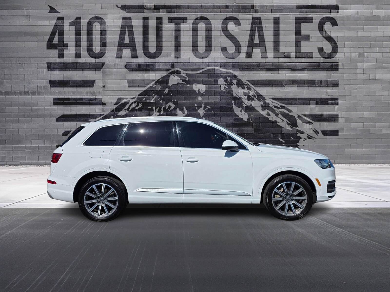 Used 2019 Audi Q7 3.0T Premium Plus w/ Premium Plus Package AWD/4WD image 2