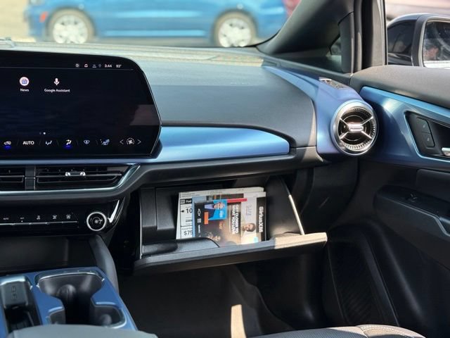 Used 2025 Chevrolet Equinox EV LT FWD image 28