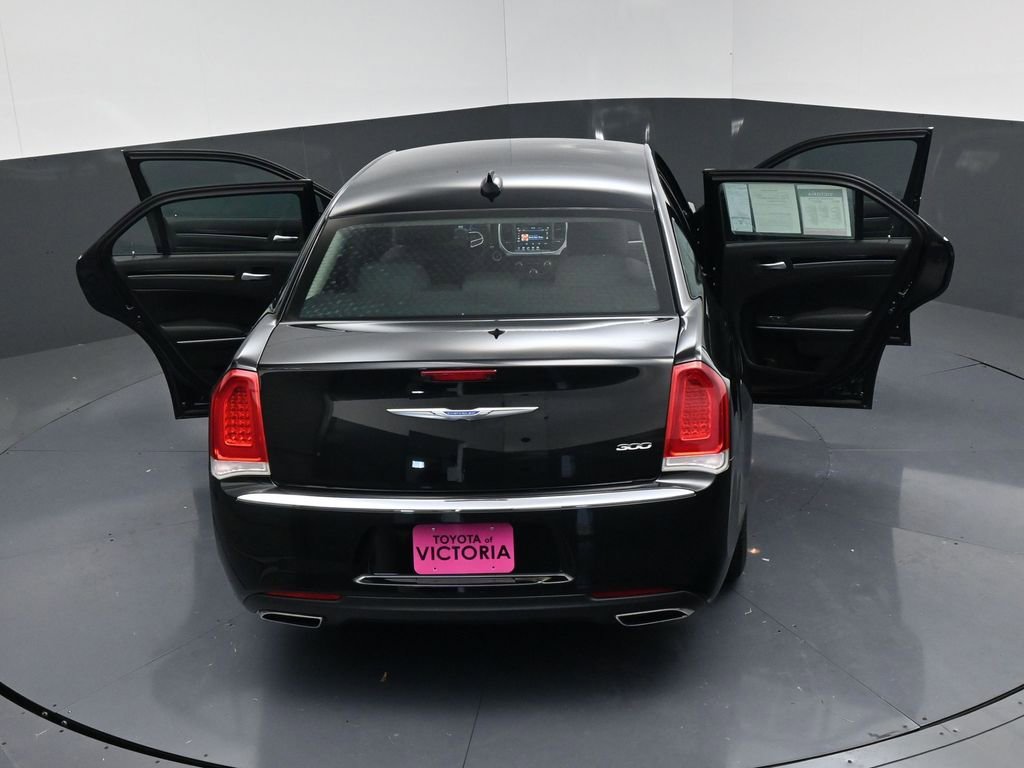 Used 2023 Chrysler 300 Touring image 22
