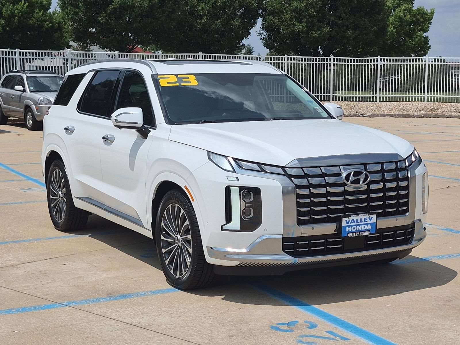 Used 2023 Hyundai Palisade Calligraphy w/ Cargo Package AWD/4WD image 4