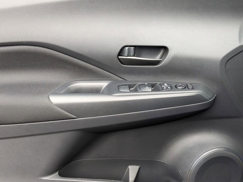 Certified 2025 Nissan Kicks Play S image 11