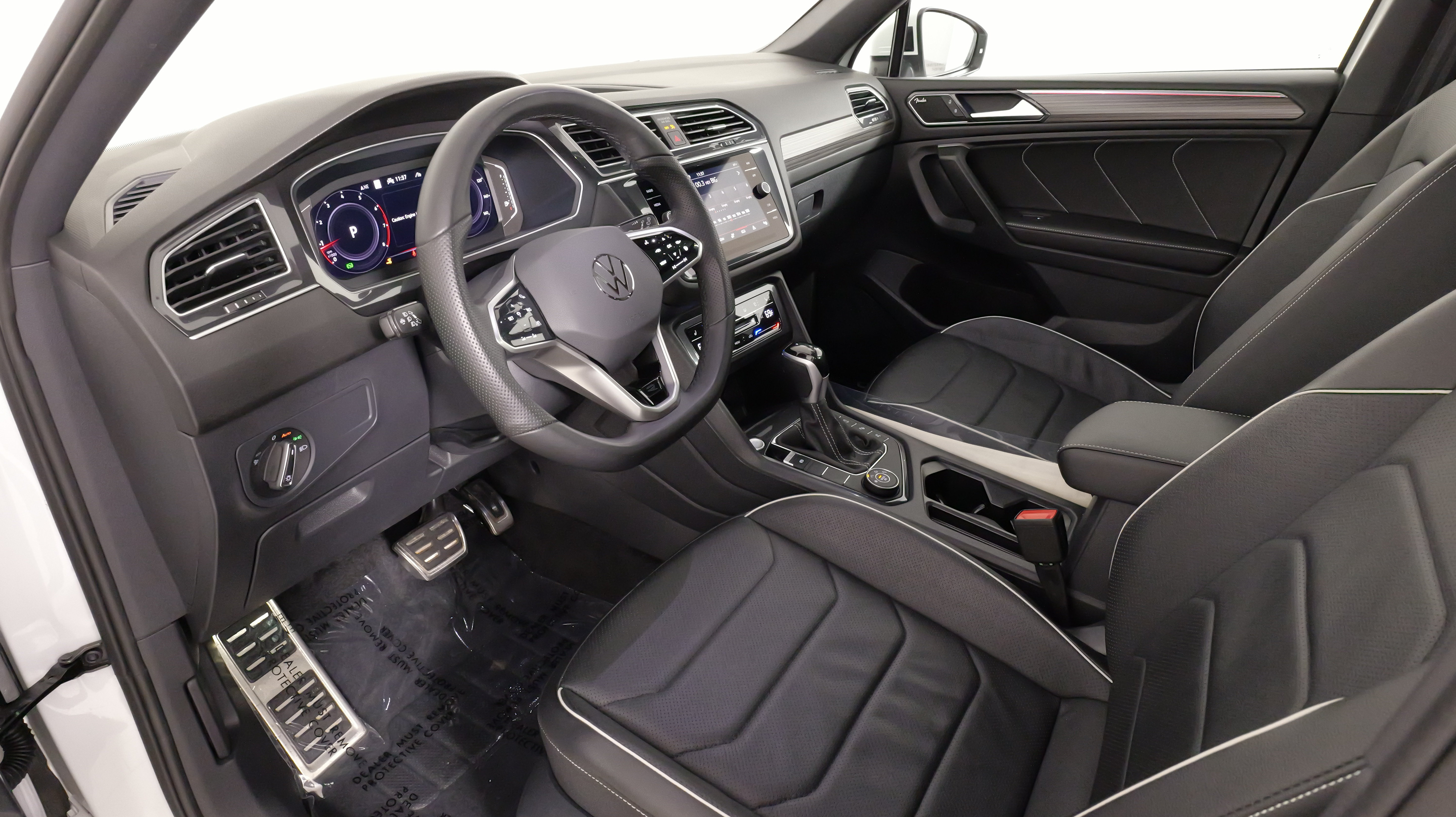 Used 2024 Volkswagen Tiguan SEL R-Line AWD/4WD image 30