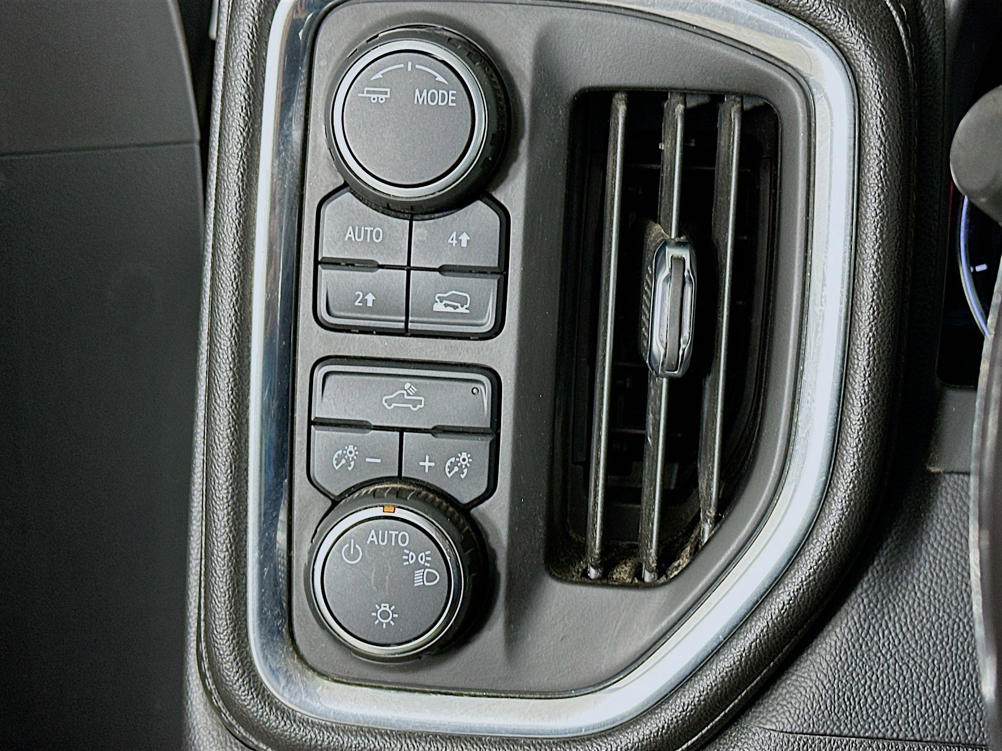 Used 2021 Chevrolet Silverado 1500 LT image 17