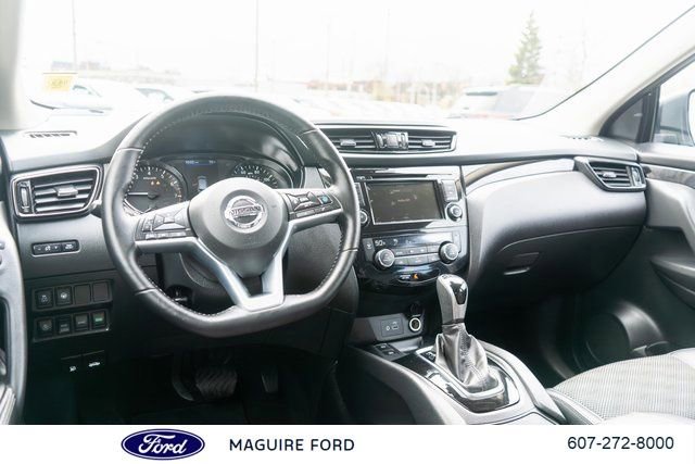 Used 2022 Nissan Rogue Sport SV w/ Technology Package AWD/4WD image 16