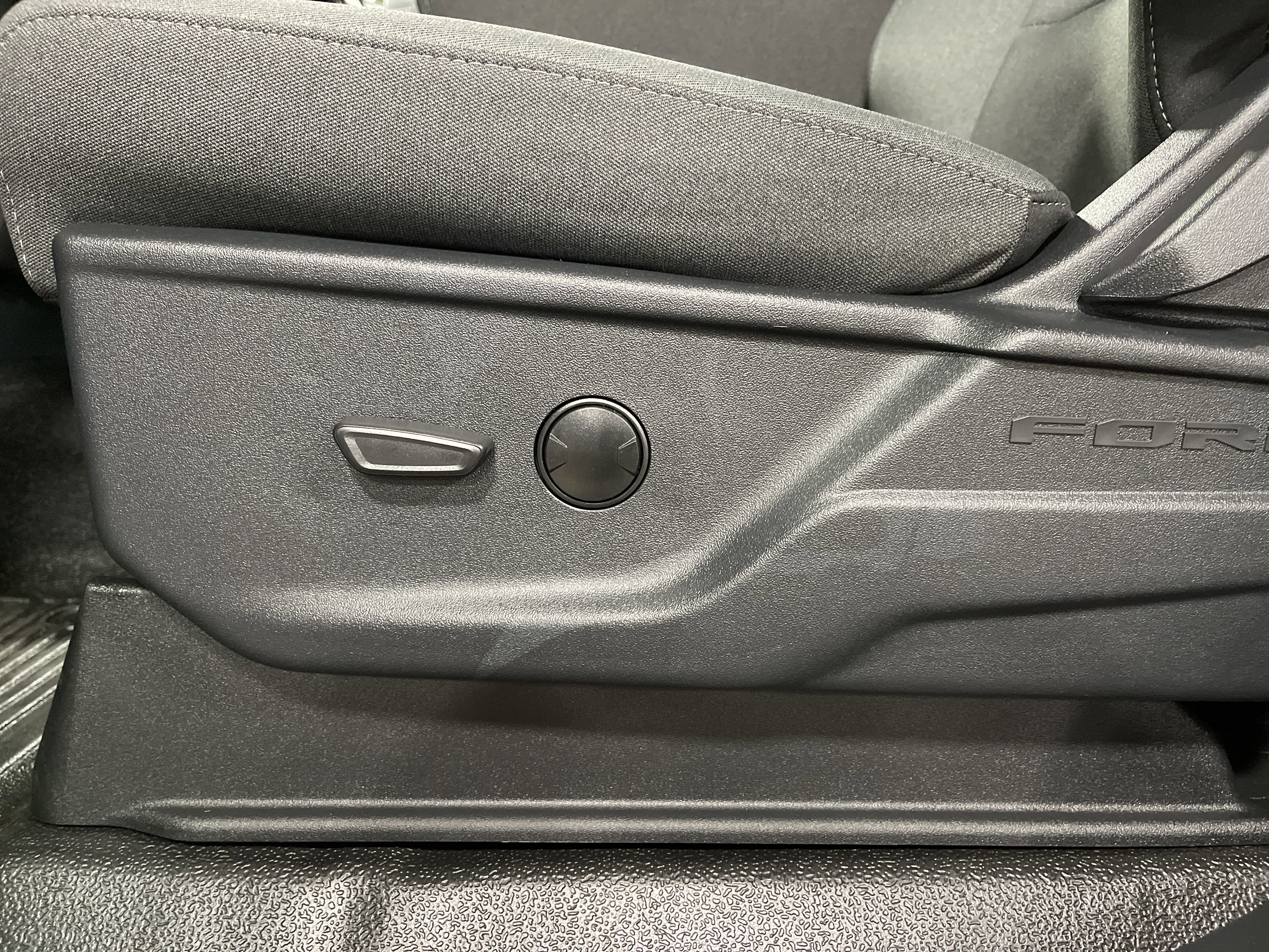 New 2025 Ford F550 4x4 Regular Cab Super Duty w/ XLT Value Package image 9