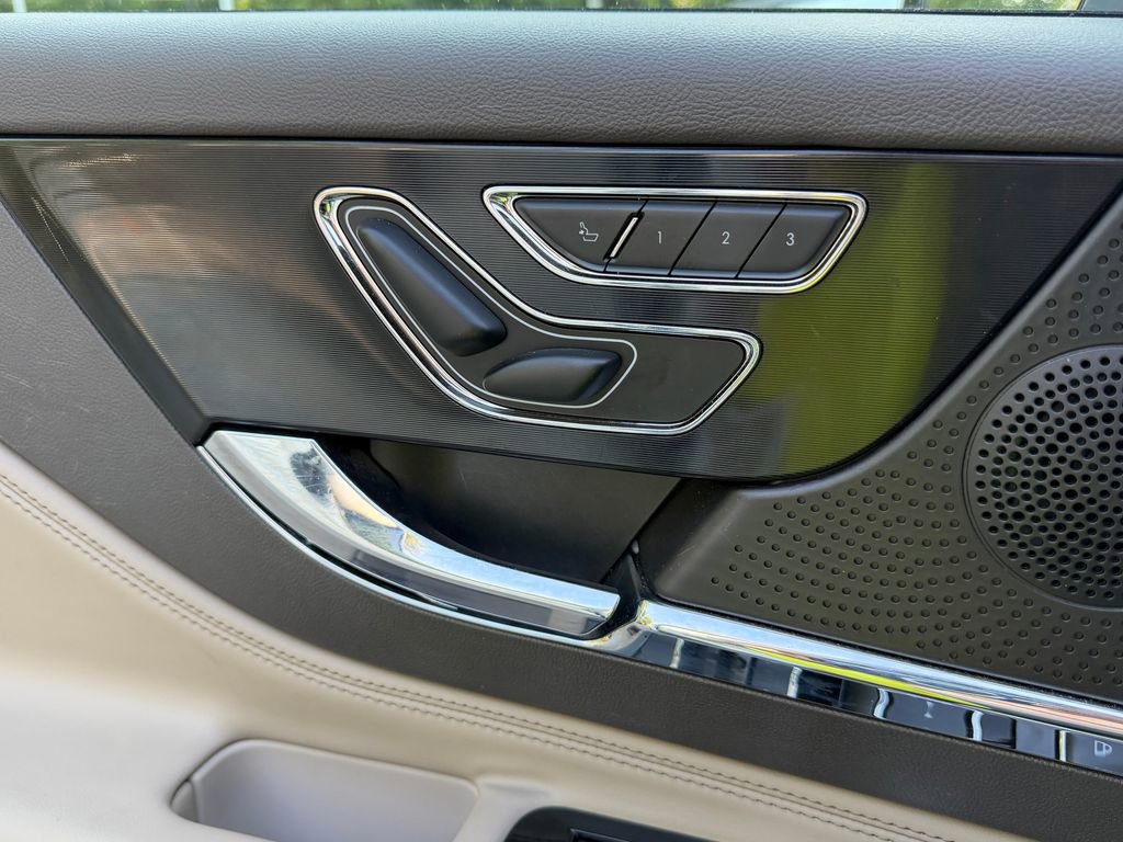 Used 2024 Lincoln Corsair AWD image 16
