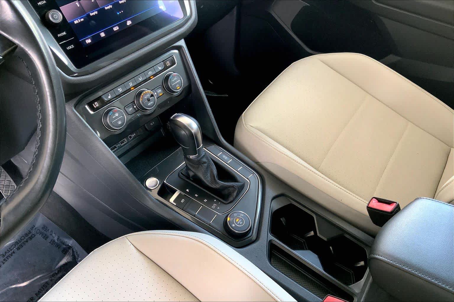 Used 2019 Volkswagen Tiguan SE w/ Panoramic Sunroof Package AWD/4WD image 17