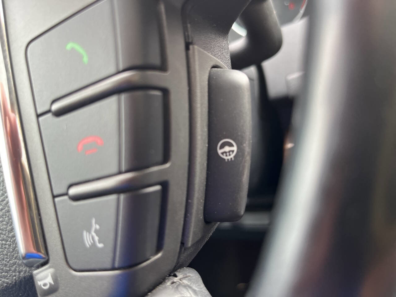 Used 2013 Land Rover LR2 HSE w/ HSE Pkg image 30