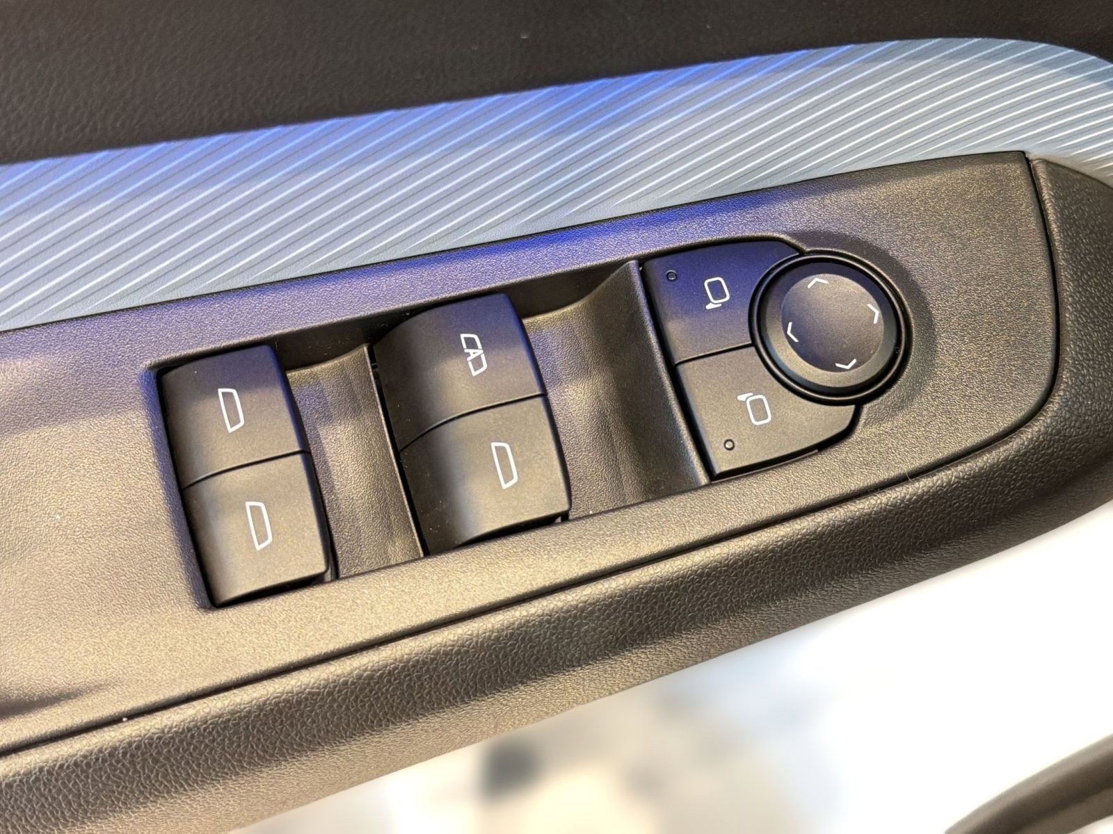 New 2027 Chevrolet Bolt RS image 11
