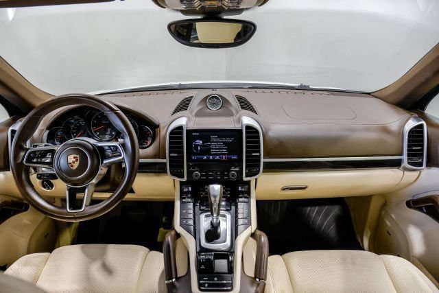 Used 2017 Porsche Cayenne AWD/4WD image 22
