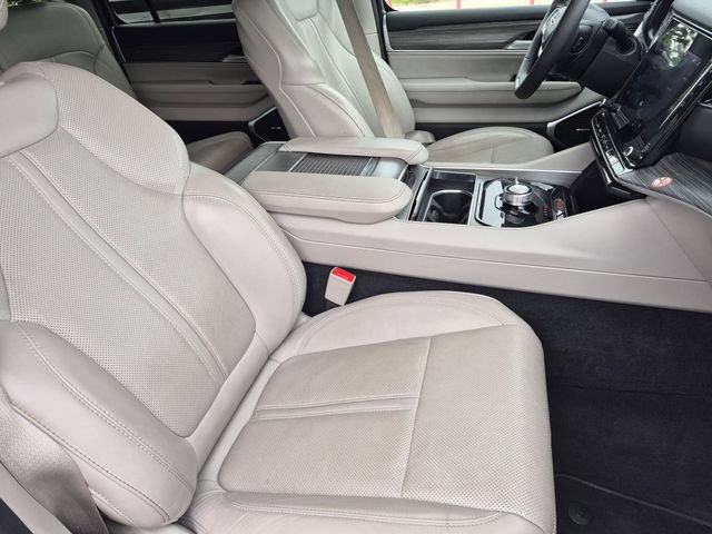 Used 2024 Jeep Wagoneer Series II AWD/4WD image 36