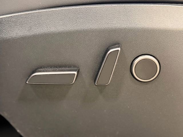 Used 2023 Tesla Model Y Performance AWD/4WD image 20
