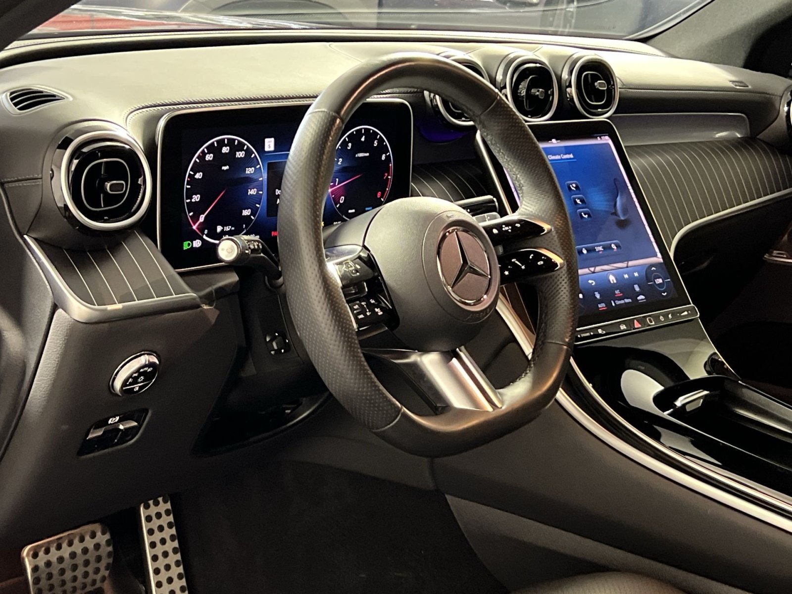 Used 2023 Mercedes-Benz GLC 300 4MATIC image 16