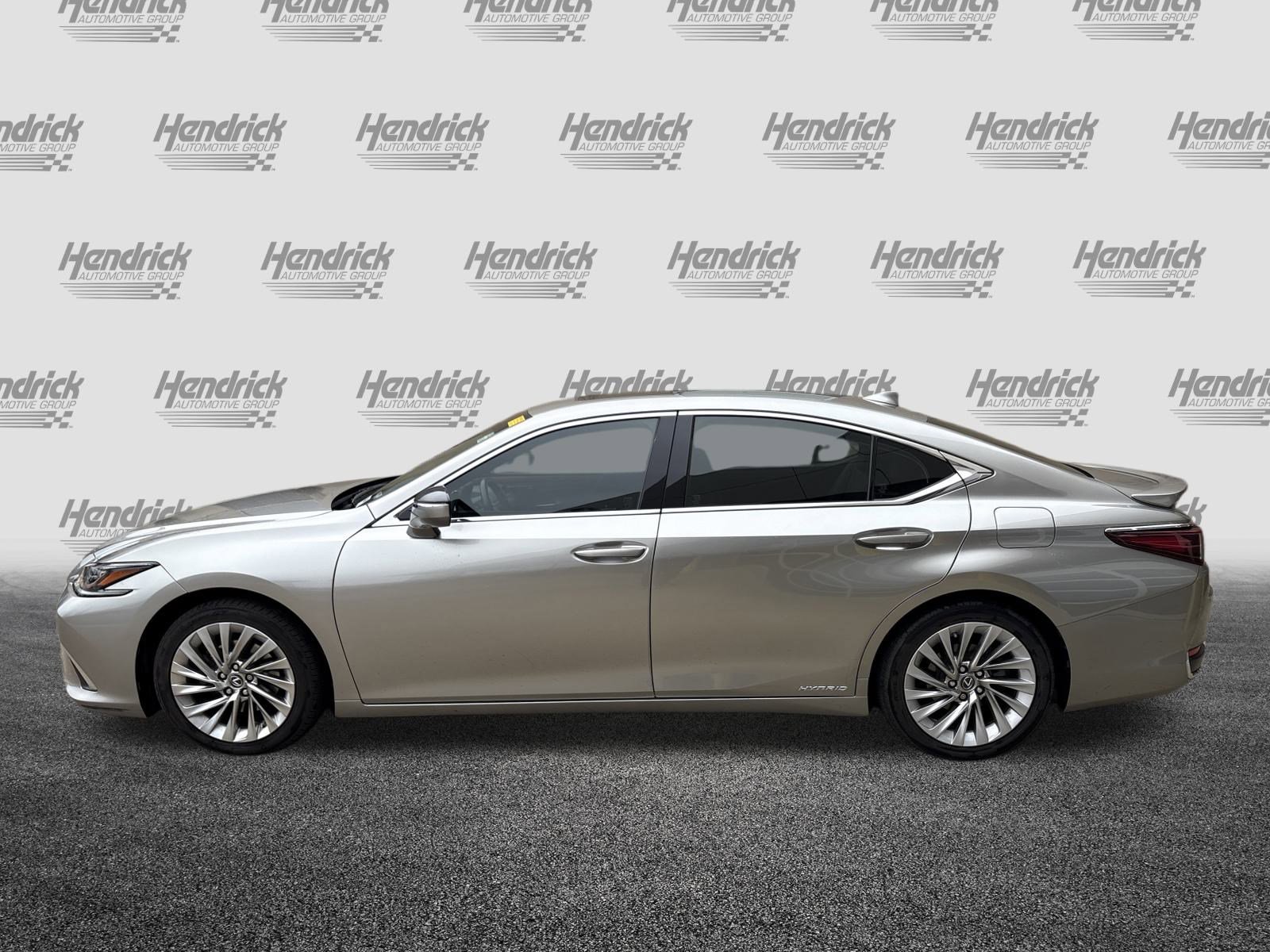 Used 2019 Lexus ES 300h w/ Accessory Package image 7