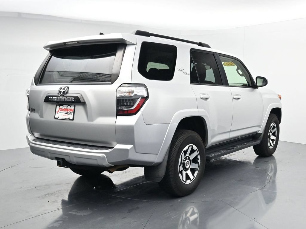 Used 2021 Toyota 4Runner TRD Off-Road AWD/4WD image 7