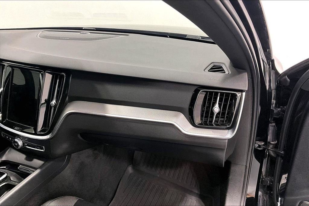 Used 2024 Volvo S60 B5 Plus w/ Protection Package Premier image 18
