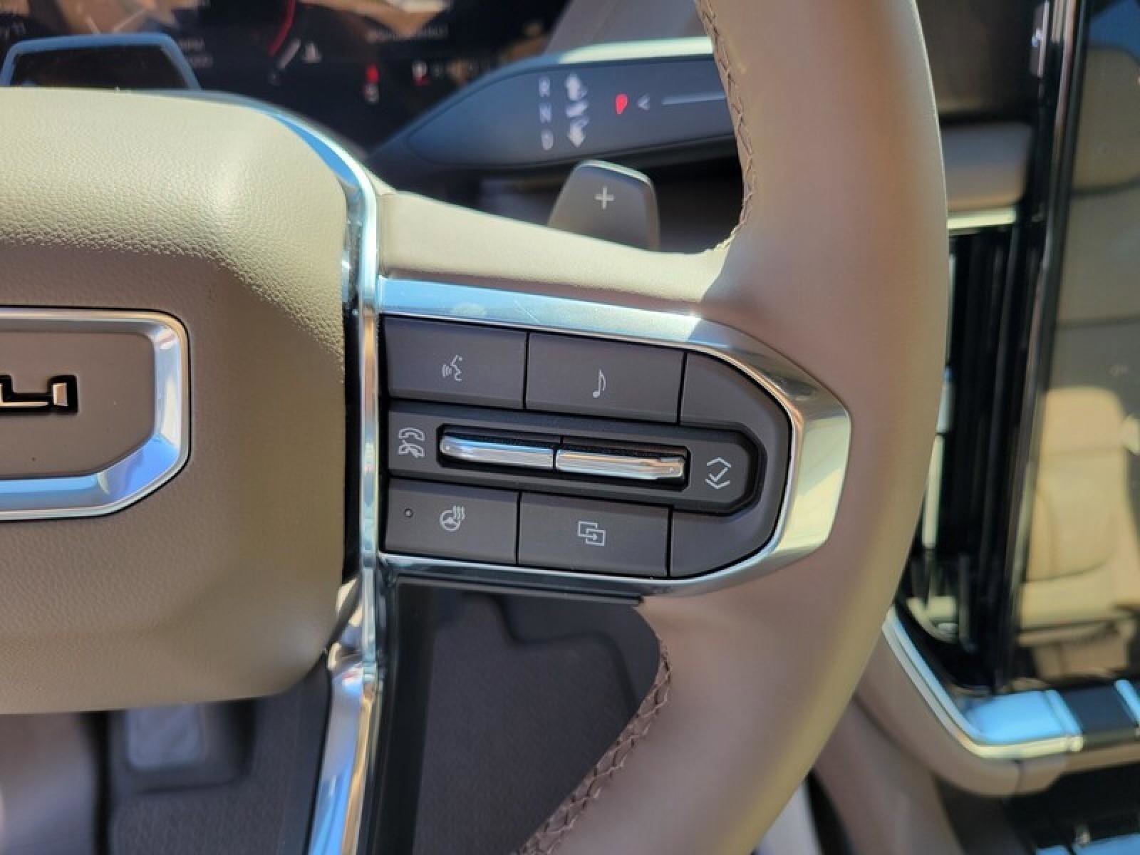 New 2026 GMC Yukon XL Denali w/ Denali Reserve Package image 18