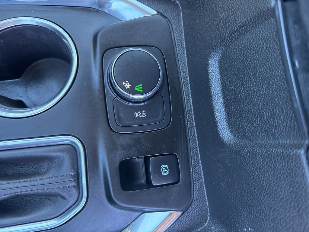 Used 2020 Chevrolet Traverse LS image 16