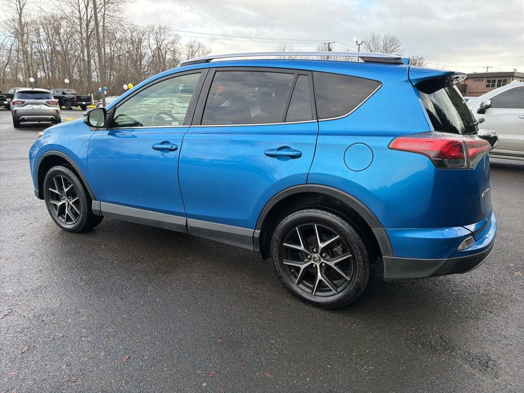 Used 2016 Toyota RAV4 SE AWD/4WD image 4