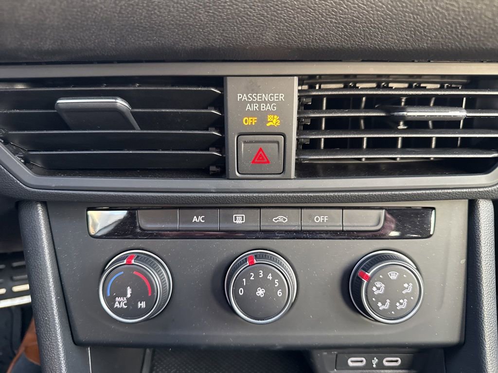 Used 2023 Volkswagen Jetta Sport image 39